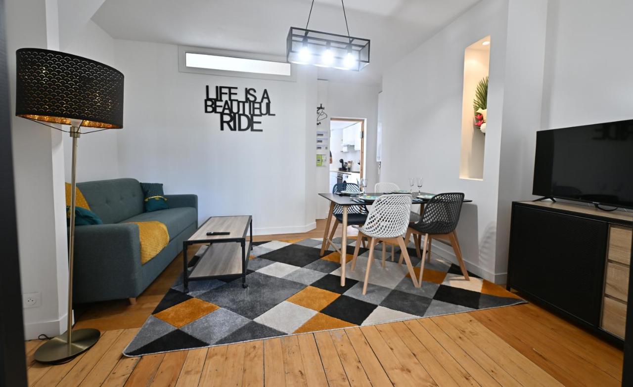 3 Appartements Premium Au Pied De La Cathedrale - Hypercentre Санс Екстериор снимка