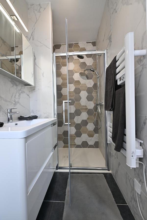 3 Appartements Premium Au Pied De La Cathedrale - Hypercentre Санс Екстериор снимка